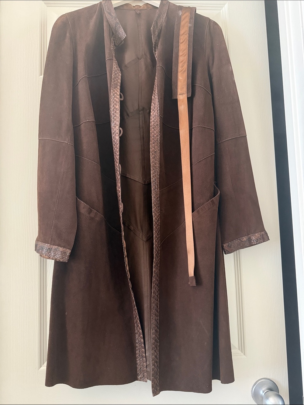 Women’s Italy 🇮🇹 Brown Suede Trench Coat with Belt Detail